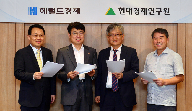 현대경제연구원_좌담회<br />이상섭 기자 babtong@heraldcorp.com
현대경제연구원_좌담회
이상섭 기자 babtong@heraldcorp.com
