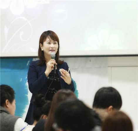 이효진 예인건축사무소 소장이 불의의 사고로 얻게된 장애를 비관해 자살 기도라는 극단적인 선택까지 이르렀다 극복해나간 과정에 대해 설명하고 있다.
박현구 기자/phko@heraldcorp.com