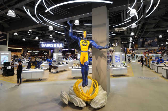Electro Mart located inside Starfield Hanam (Shinsegae Group)