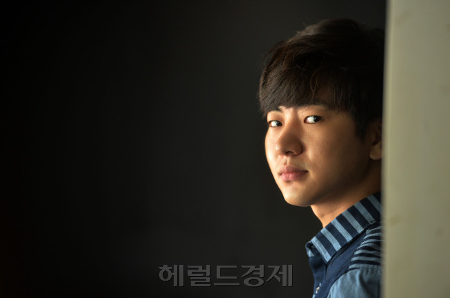 [사진= 영화 ‘대결’에서 취권을 연마해 센 상대와 대결에 나서는 ‘풍호’를 연기한 배우 이주승. 윤병찬 기자/yoon4698@heraldcorp.com]