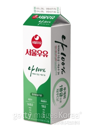[사진=서울우유는 다음달 1일부터 ‘나100%우유’ 5개 품목의 납품가를 인하한다.]