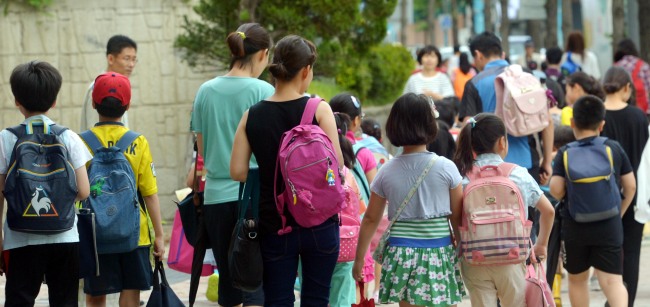 여성인력이 국가경쟁력이라며 말로만 그칠 뿐, 우리 사회의 대졸이상 고학력 여성 중 10명 중 4명은 육아나 탁아 문제로 자신의 능력을 마음껏 발휘할 기회를 잃고 있다는 의견이 나오고 있다. 사진은 관련 이미지.    [헤럴드경제DB]