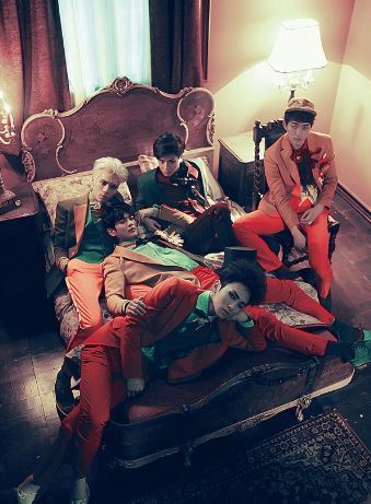 Five-member K-pop boy band SHINee (Official Facebook)