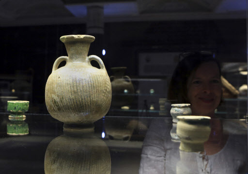 Antiquities are displayed at a newly opened museum in the southern city of Basra, Iraq, Tuesday. (AP-Yonhap)