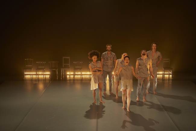 Contemporary Czech dance group Burki & Com Company performs “The Wilds: The Vanity of Plumage.” (Official website)