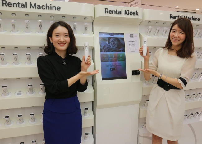 롯데백화점이 오는 5일부터 분당점 식품매장에 ‘스마트 쇼퍼(SMART SHOPPER)’ 서비스를 도입한다. 백화점 업계 최초다. 스마트쇼퍼 자료사진.  [사진제공=롯데백화점]