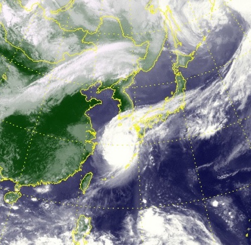 무시무시한 태풍 차바, 위성사진 보니…“한반도 뒤덮을 규모”