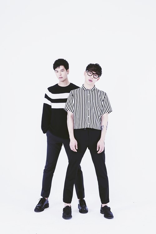Korean indie duo 10cm (Magic Strawberry Sound)