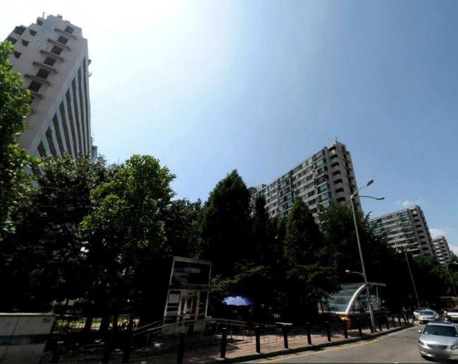 잠실역 네거리에서 본 잠실주공5단지의 모습.  사진=다음로드뷰