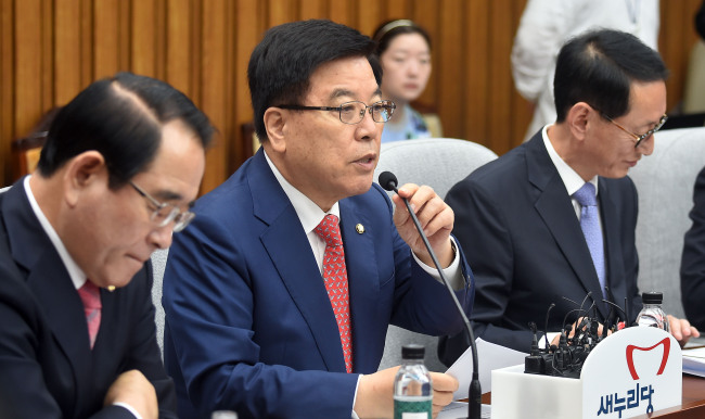 14일 오전 서울 여의도 국회에서 열린 새누리당 국감대책회의에서 김광림 정책위의장이 모두발언을 하고 있다.