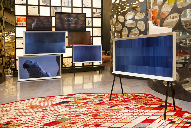 Samsung Serif TV (Samsung Electronics)