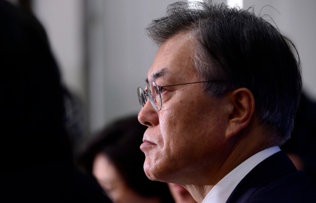 文, 회고록 北반응에 “누가 물어봤나? 우리 정치에 개입말라”