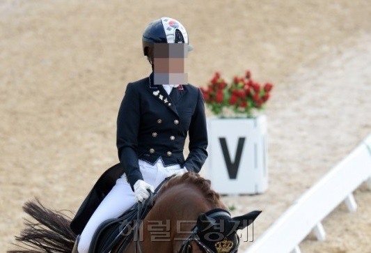 비선실세 최순실씨 딸 정유라씨의 고교 재학 시절 출석인정결석을 가능케 한 대한승마협회 공문이 진위 논란에 휘말렸다. [사진=헤럴드경제DB]