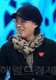 ‘최순실 게이트’의 핵심 인물 중 한 사람인 광고감독 차은택 씨에 대한 지인들의 증언이 이어지고 있다. 지인들에 따르면 차 씨는 외향적인 성격에 학벌에 대한 콤플렉스가 있었다. 이어 차 씨의 과도한 국정개입에 대해 지인들은 예전부터 경고해왔으나 차 씨가 무시했던 것으로 전해졌다. 사진은 한 공식 석상에 얼굴을 비췄던 차 씨. [사진=헤럴드경제DB]