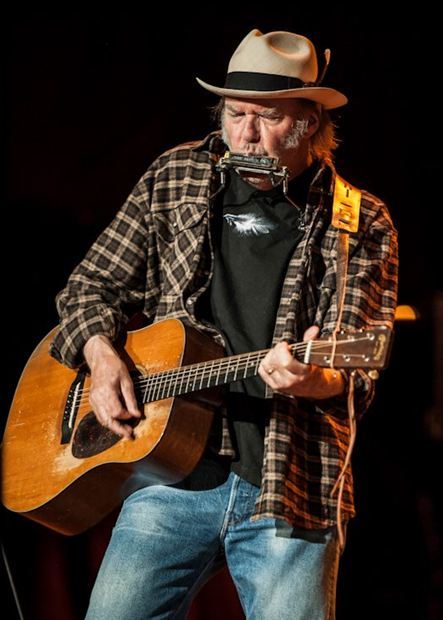 Canadian folk singer-songwriter Neil Young (Jay Blakesberg)