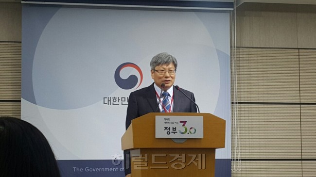 [사진=정진갑(계명대 화학과 교수) 수능 출제위원장. 조범자 기자]