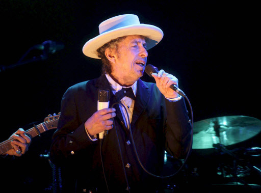 US musician Bob Dylan performs at the 2012 Benicassim International Music Festival in Spain. (EPA-Yonhap)