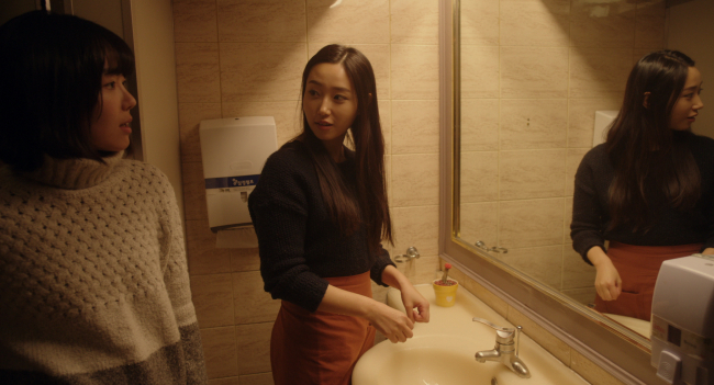 Lee Sang-hee (left) and Ryu Sun-young star in “Our Love Story.”