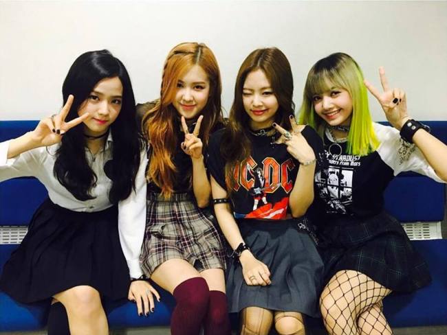 Black Pink (Official Facebook)