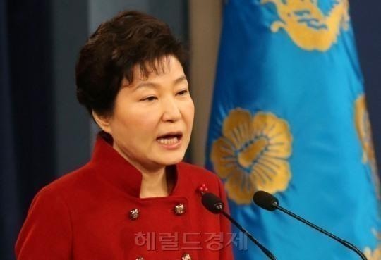 ‘최순실 게이트’ 의혹을 둘러싼 관계인들의 고소와 고발전이 연일 이어지며 검찰 수사의 ‘판’이 커지는 모습이다. 내달 초 출범 예정인 특검에서 이러한 고소ㆍ고발 건을 비롯 어떤 내용을 직접 수사 대상으로 삼을 지 이목이 쏠리고 있다. [사진=헤럴드경제DB]