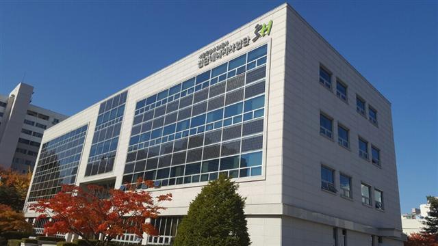 박진섭 서울에너지공사 사장 내정자도 낙하산 논란에서 자유롭지 못하다. 이 때문에 사업단 내부에서는 A 씨 채용을 두고 ‘낙하산이 뿌린 낙하산’이라는 비난이 나온다.