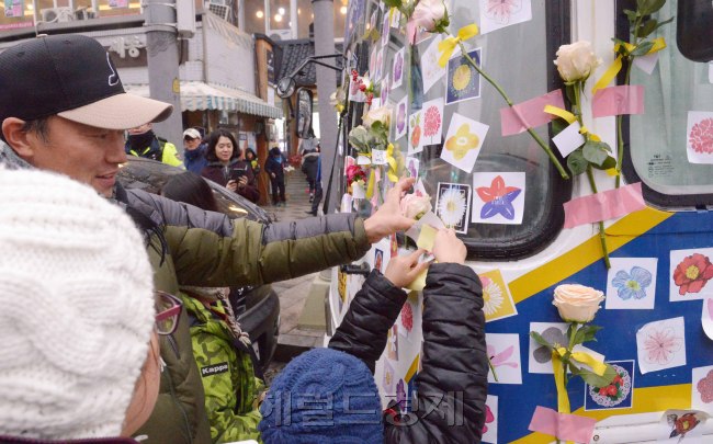 26일 광화문및 청운동일대에서 열린 박근혜퇴진집회스케치.<br />정희조 기자/chehco@heraldcorp.com  161126
26일 광화문및 청운동일대에서 열린 박근혜퇴진집회스케치.
정희조 기자/chehco@heraldcorp.com  161126
