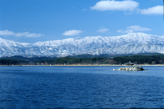 Gyeongpo Lake in Gangneung, Gangwon Province (Ministry of Culture, Sports and Tourism)