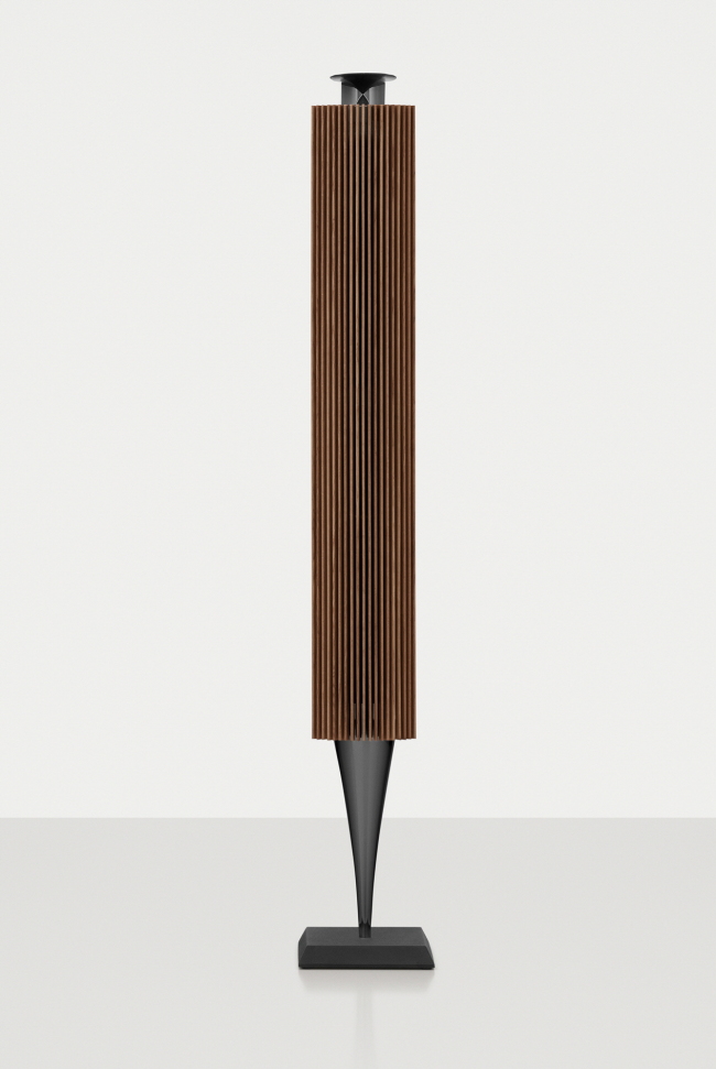 '베오랩18(BeoLab 18)'.
'베오랩18(BeoLab 18)'.