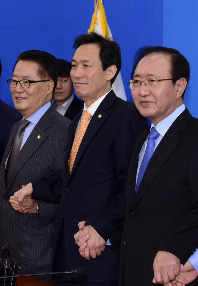 2일 오전 서울 여의도 국회에서 야3당 원내대표회동이 열리고 있다. 박해묵 기자/mook@heraldcorp.com
2일 오전 서울 여의도 국회에서 야3당 원내대표회동이 열리고 있다. 박해묵 기자/mook@heraldcorp.com