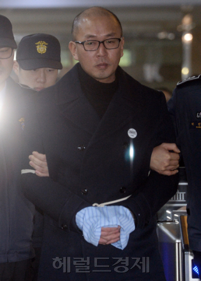 [사진설명=7일 오전 서울 여의도 국회에서 열린 국정조사 2차 청문회에 출석하는 증인들 국회 본청으로 들어서고 있다. 안훈 기자/rosedale@heraldcorp.com]