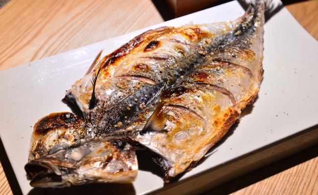 Hallasan’s mackerel is served grilled and garnished with rock salt (Lee Sang-sub/The Korea Herald)