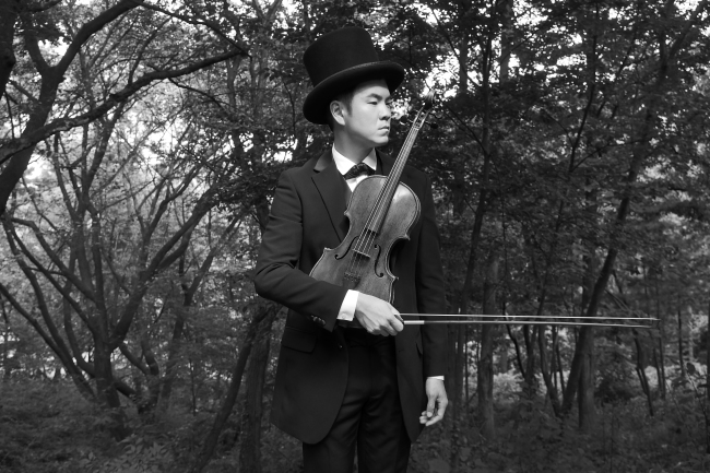 Violist Richard Yongjae O’Neill (Credia)