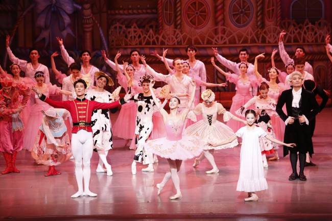 Universal Ballet performs “The Nutcracker” (Official Facebook)