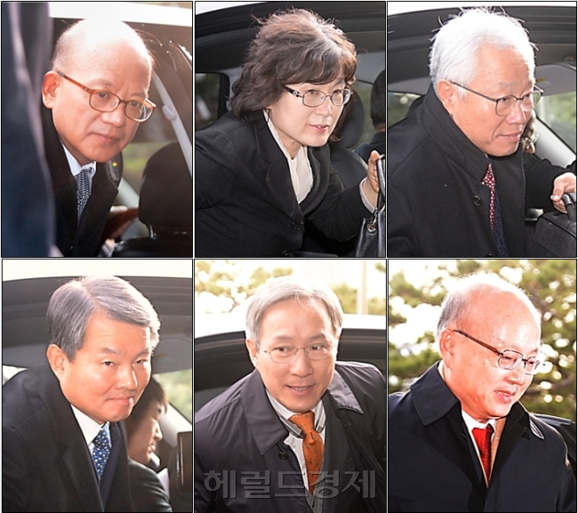 [사진설명=헌법재판소는 어제에 이어 13일에도 재판관 8명이 참석하는 재판관 회의를 연다. 왼쪽 위부터 시계방향으로 박한철 헌법재판소장, 이정미, 김창종, 안창호, 강일원(주심), 이진성 재판관. 김이수 재판관은 중남미 출장 중이다. 박현구 기자/phko@heraldcorp.com]