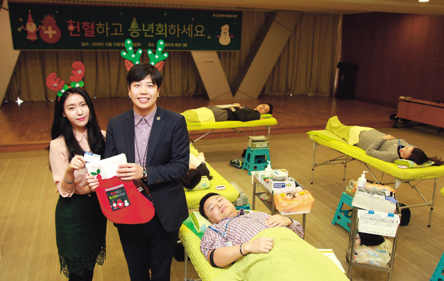 코오롱그룹은 지난 1일부터 과천 본사 등 전국 9개 사업장에서 ‘헌혈하고 송년회하세요’ 캠페인을 진행했다.  [사진제공=코오롱그룹]