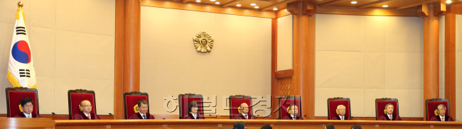 박근혜 대통령 탄핵심판의 1차 변론이 3일 오후 2시 헌법재판소 대심판정에서 진행된다. 박 대통령이 불출석 의사를 밝혀 이날 재판은 조기에 끝날 것으로 관측된다.  [헤럴드경제DB]