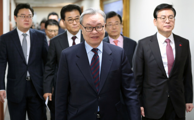 In Myung-jin, head of the emergency leadership panel (Yonhap)