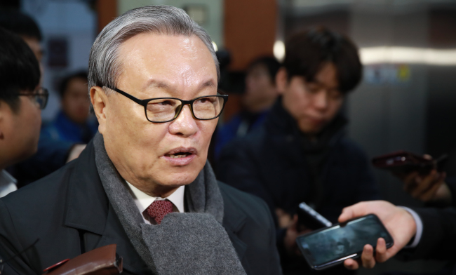 In Myung-jin, the interim leader of the Saenuri Party (Yonhap)