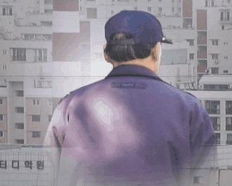 새해부터 경비원들이 고용불안에 고통받고 있다. 새해부터 최저임금 인상, 관리비 인상 논란에 경비원 감축 계획을 세우는 아파트가 늘어나고 있다. [사진=헤럴드경제DB]