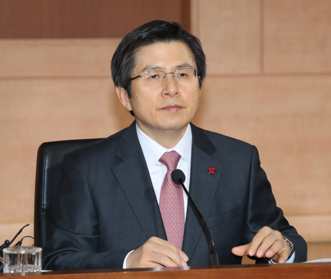 Acting President and Prime Minister Hwang Kyo-ahn (Yonhap)