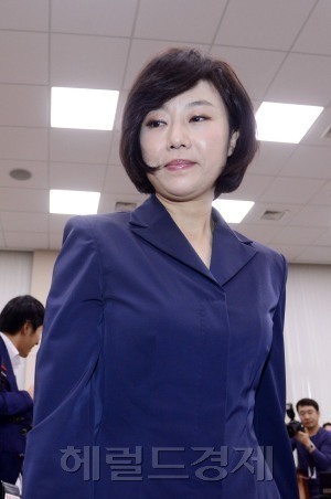 조윤선