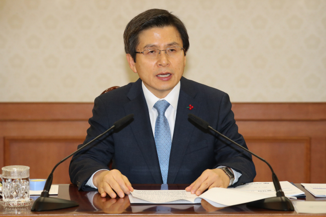 Acting President and Prime Minister Hwang Kyo-ahn (Yonhap)