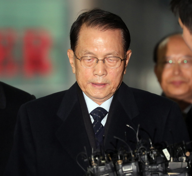 Former Blue House Chief of Staff Kim Ki-choon (Yonhap)
