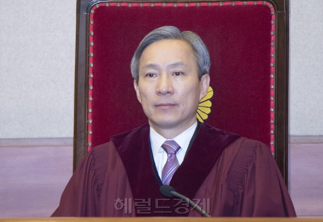 박근혜 대통령 탄핵심판 주심을 맡은 강일원 헌법재판관 [사진=헤럴드경제DB]