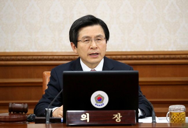 Acting President and Prime Minister Hwang Kyo-ahn (Yonhap)