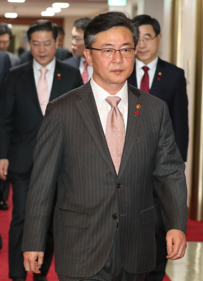 Unification Minister Hong Yong-pyo (Yonhap)