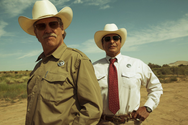 Jeff Bridges (left) and Gil Birmingham in a scene from “Hell or High Water” (AP-Yonhap)
