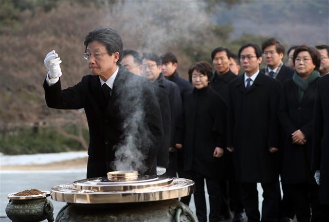 유승민 바른정당 의원이 26일 “많은 대통령 후보 중 경제전문가는 내가 유일하다”며 “대수술을 통해 경제 위기를 극복하고, 혁신성장의 시대가 개척하겠다”고 제19대 대통령 선거 출마를 공식 선언했다.  [사진=유승민  의원실 제공]