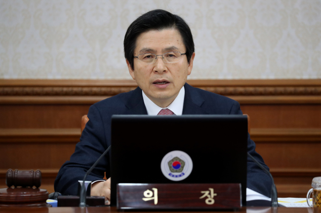 Acting president and prime minister Hwang Kyo-ahn (Yonhap)