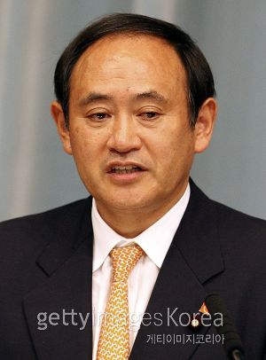 스가 요시히데 일본 관방장관. [사진출처=게티이미지]